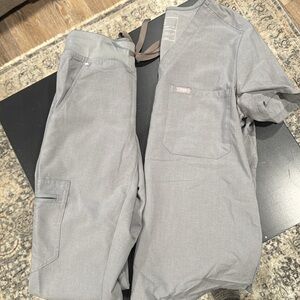 FIGS Grey Scrub Set Pant size XXS, top XS
